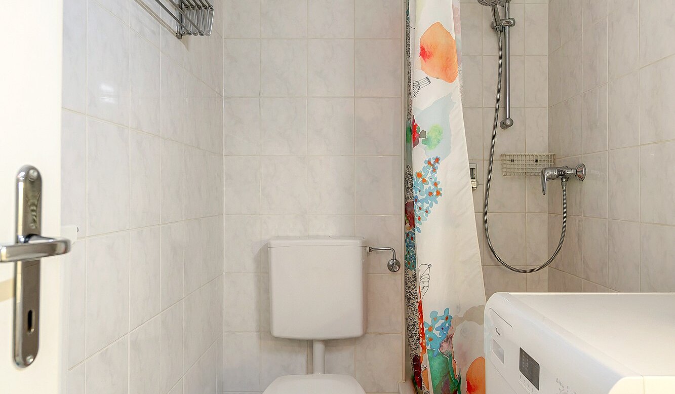 一楼公寓 与 1 房间 | München-Nymphenburg | 2203ML1 | Duschbad mit Waschtrockner