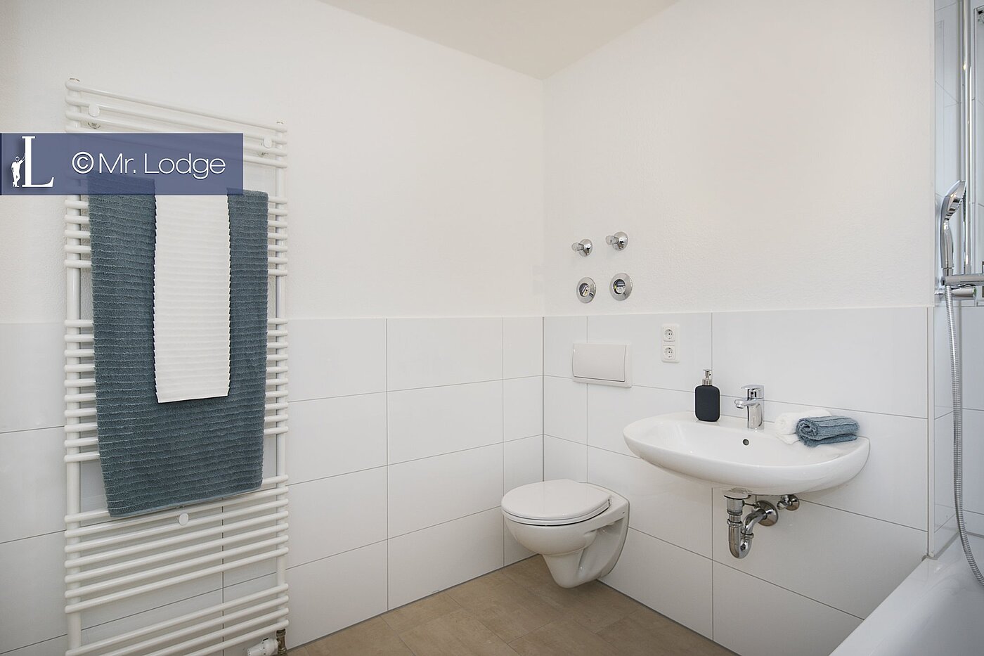 多层公寓 与 5 房间 | 1702ML3 | Bad