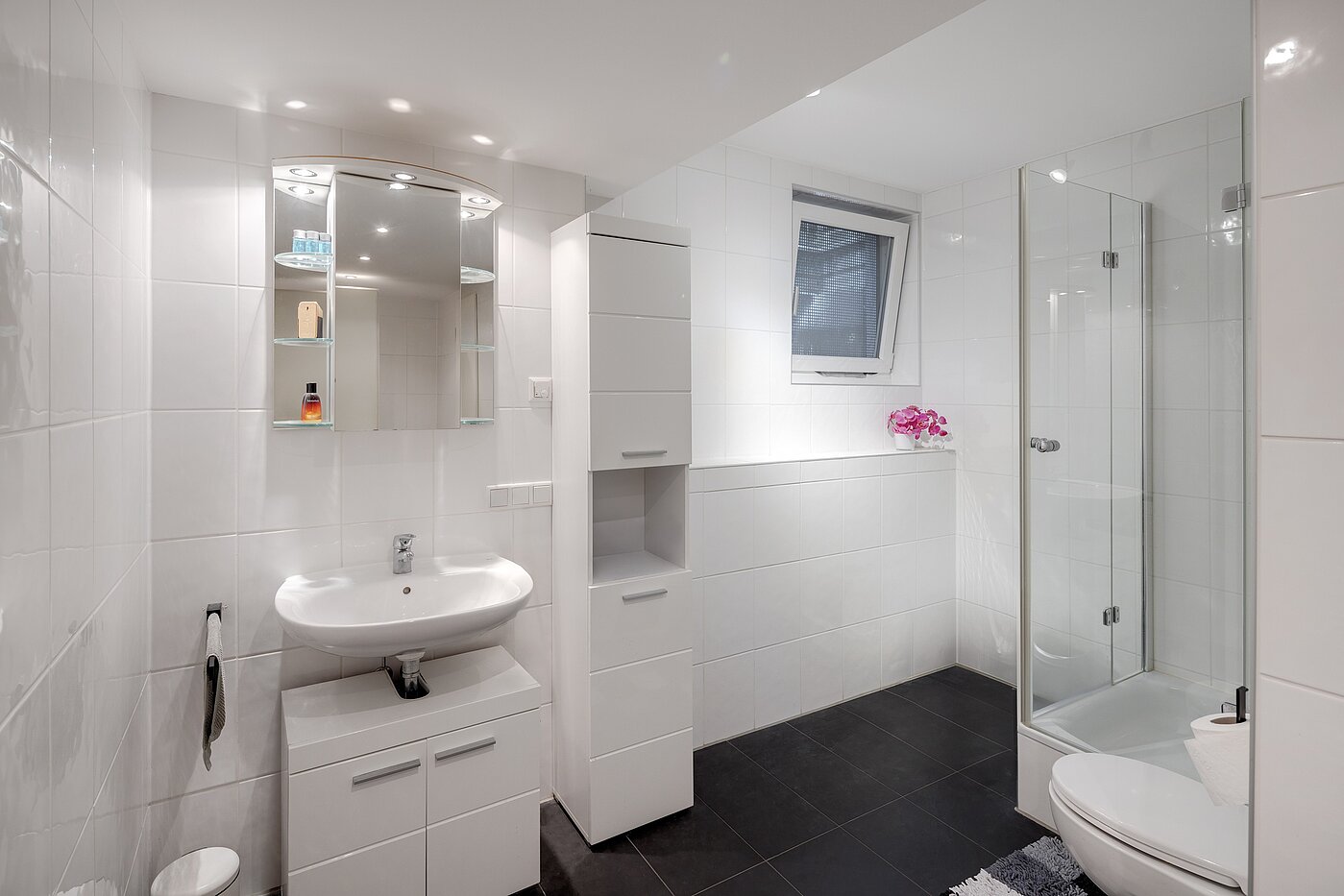 联排别墅 与 5 房间 | Unterföhring | 70119 | Zweites Duschbad im UG...