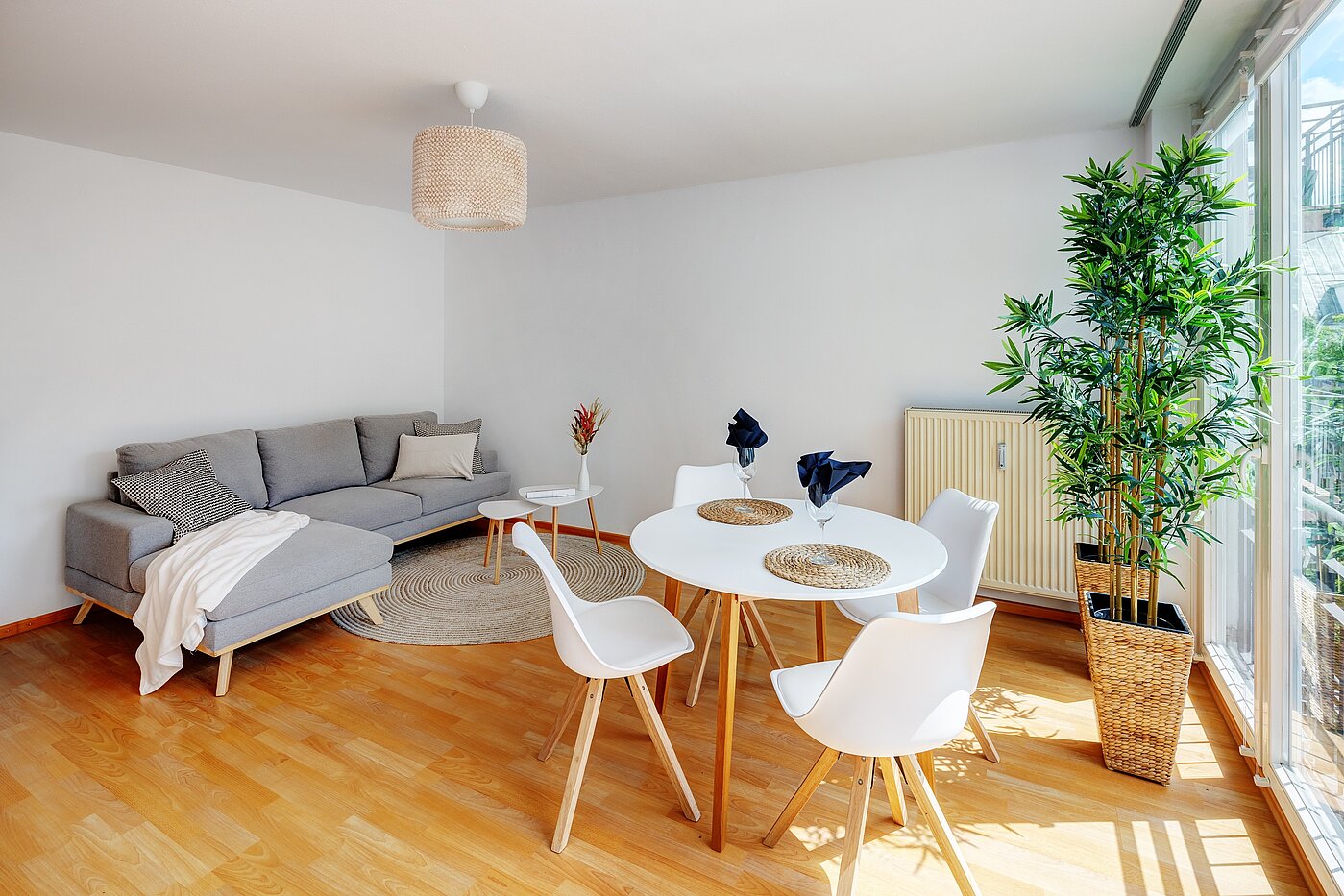 多层公寓 与 2 房间 | München-Obersendling | 70039 | Kombinierter Wohn-/Essbereich