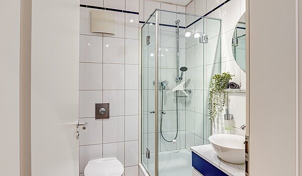 多层公寓 与 3 房间 | München-Neuhausen | 70489 | Separates Duschbad