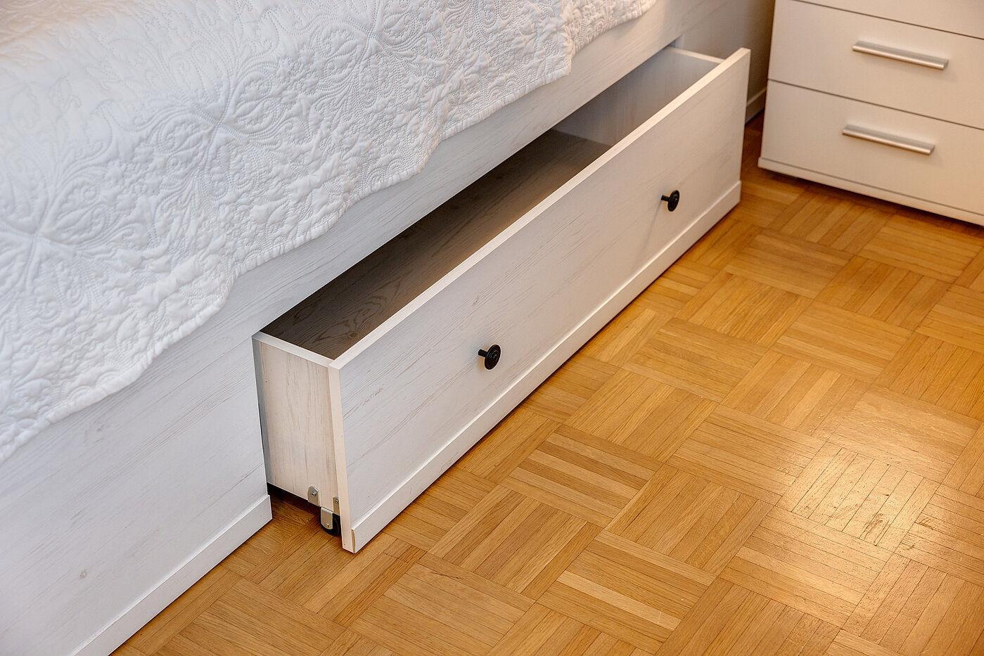 一楼公寓 与 2 房间 | 70219 | ... auch unter dem Bett...