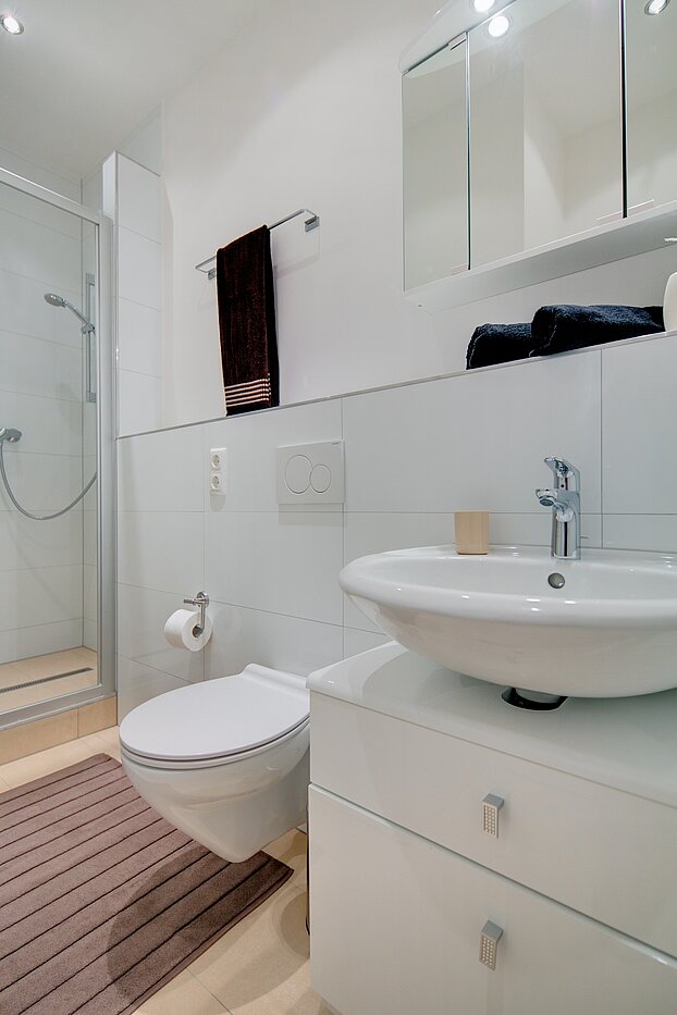 一楼公寓 与 4 房间 | München-Neuhausen | 70471 | Badezimmer...