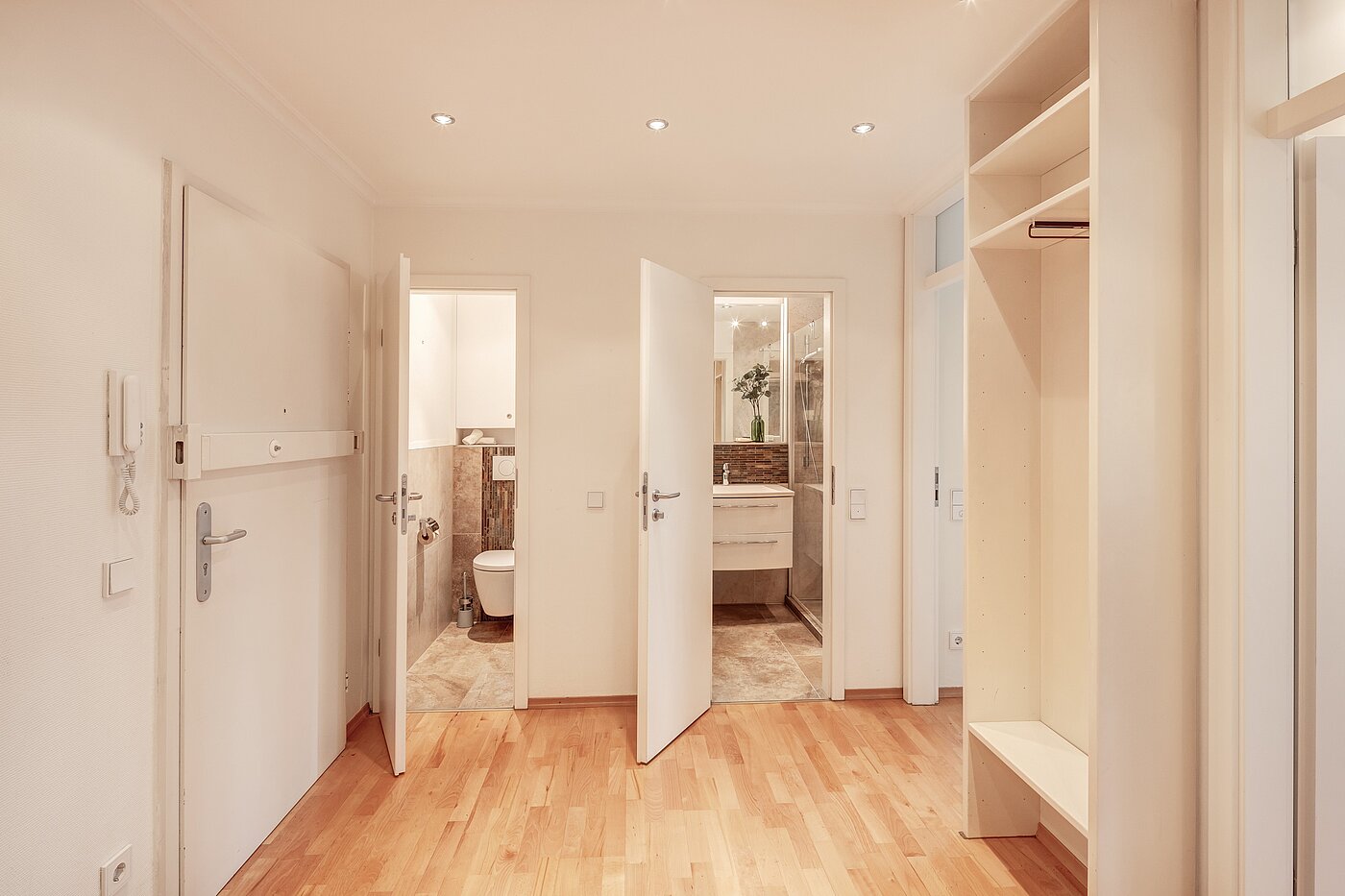 多层公寓 与 3 房间 | München-Maxvorstadt | 70133 | Blick vom Eingangsbereich