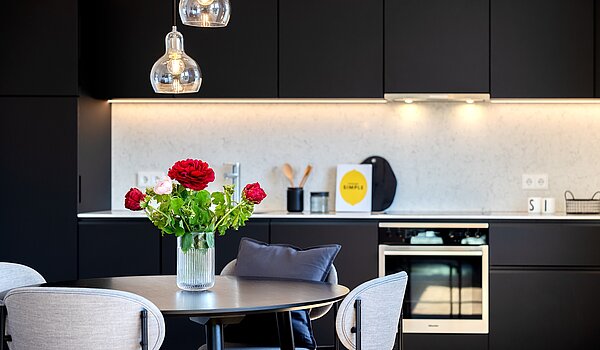 多层公寓 与 2 房间 | 70134 | Hochwertige Einbauküche