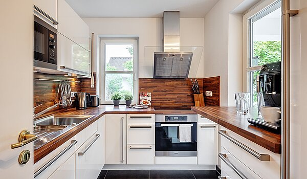 多层公寓 与 3 房间 | München-Harlaching | 2108ML3 | Küche mit Einbauküche...