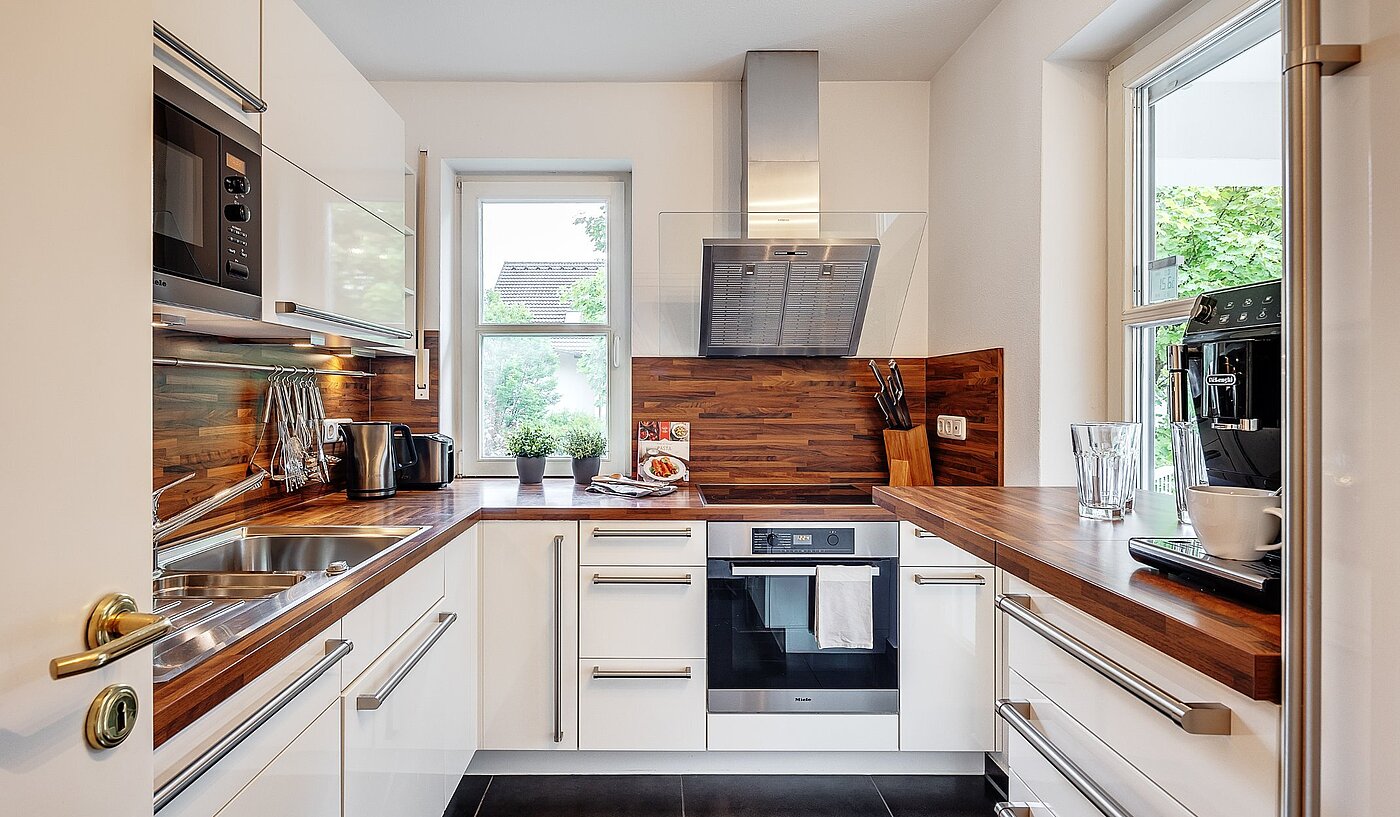 多层公寓 与 3 房间 | München-Harlaching | 2108ML3 | Küche mit Einbauküche...