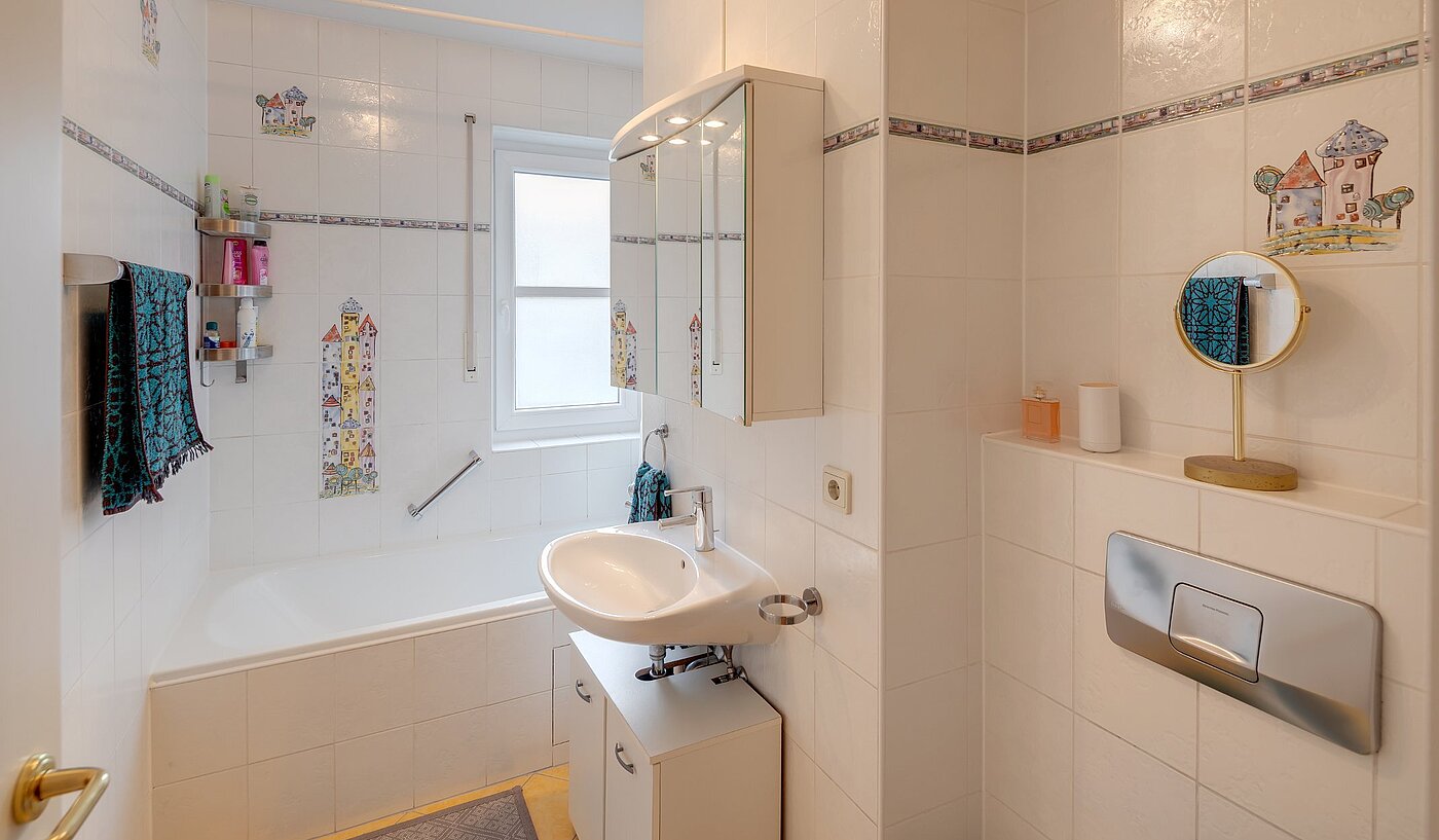 多层公寓 与 3 房间 | München-Harlaching | 2103ML3 | Tageslichtbad