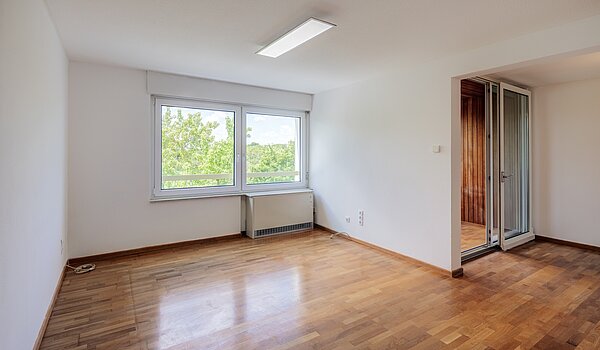 多层公寓 与 2 房间 | München-Hadern | 70410 | Geräumiges Wohnzimmer