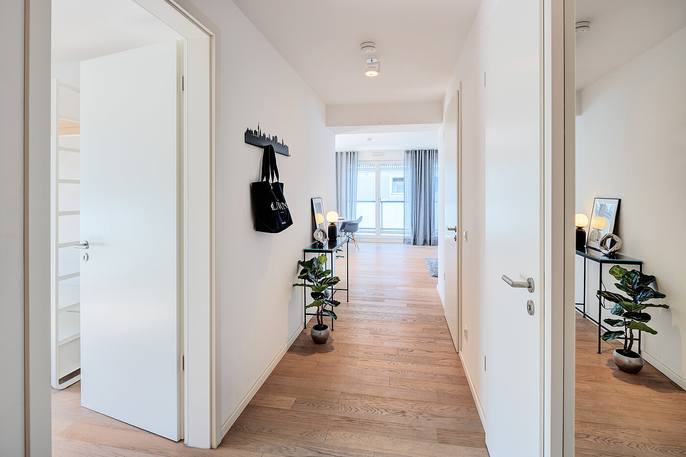 顶层公寓 与 2 房间 | München-Bogenhausen | 70385 | Heller Flur mit...