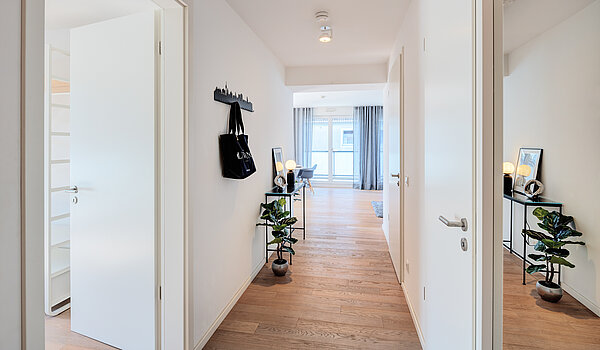 顶层公寓 与 2 房间 | München-Bogenhausen | 70385 | Heller Flur mit...