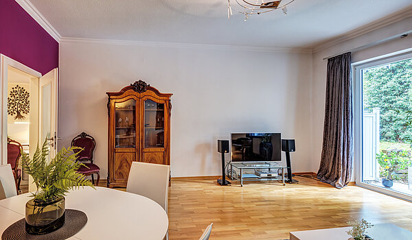 一楼公寓 与 2 房间 | München-Schwabing | 70394 | Wohnzimmer