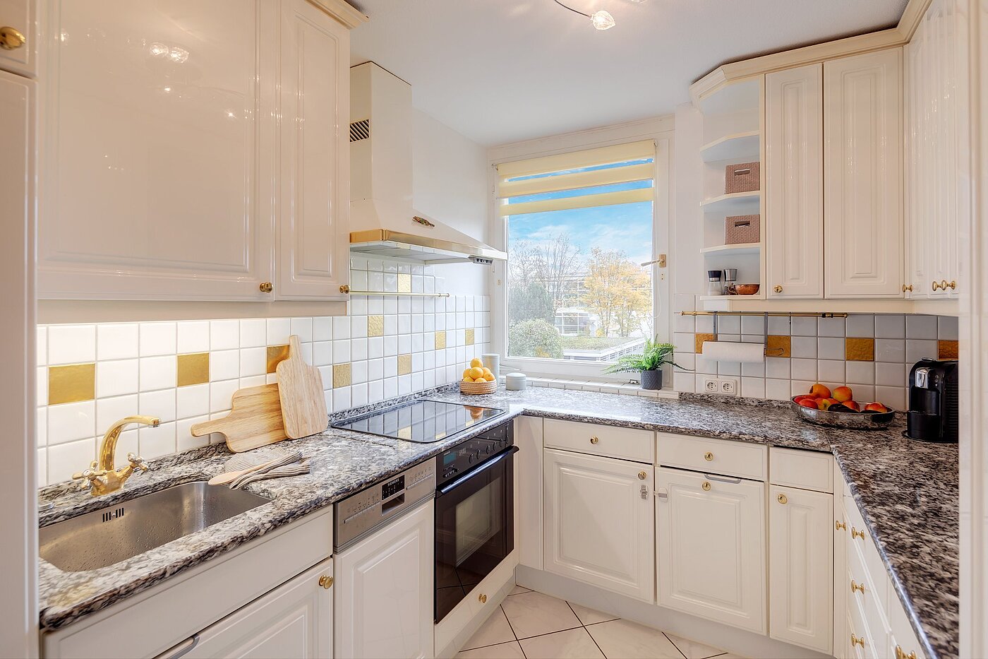 多层公寓 与 3 房间 | München-Perlach | 2010ML5 | Küche mit Fenster