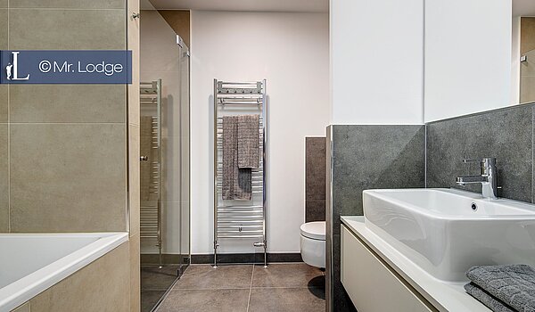 多层公寓 与 4 房间 | 1802ML2 | Masterbad