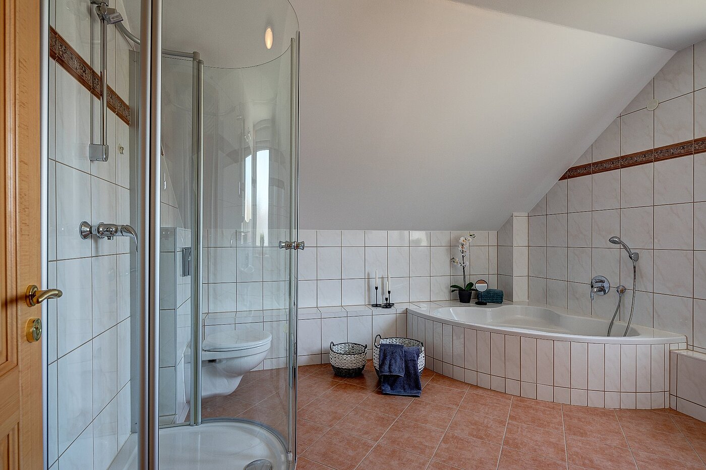 多层公寓 与 5 房间 | München-Aubing | 1804ML3 | Bad im DG