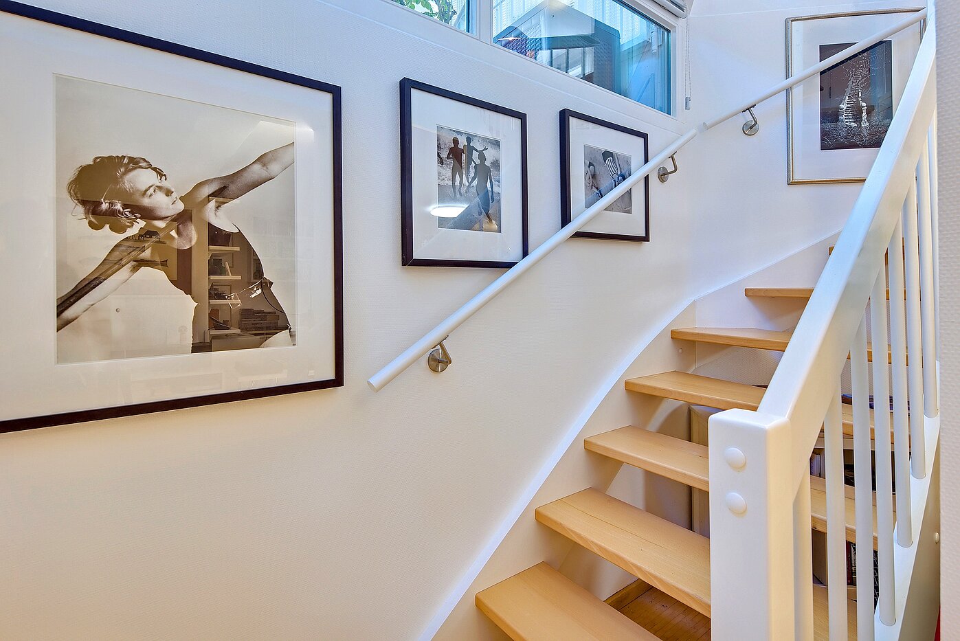 一楼公寓 与 2 房间 | München-Obermenzing | 70280 | Buchenholztreppe in das Studio