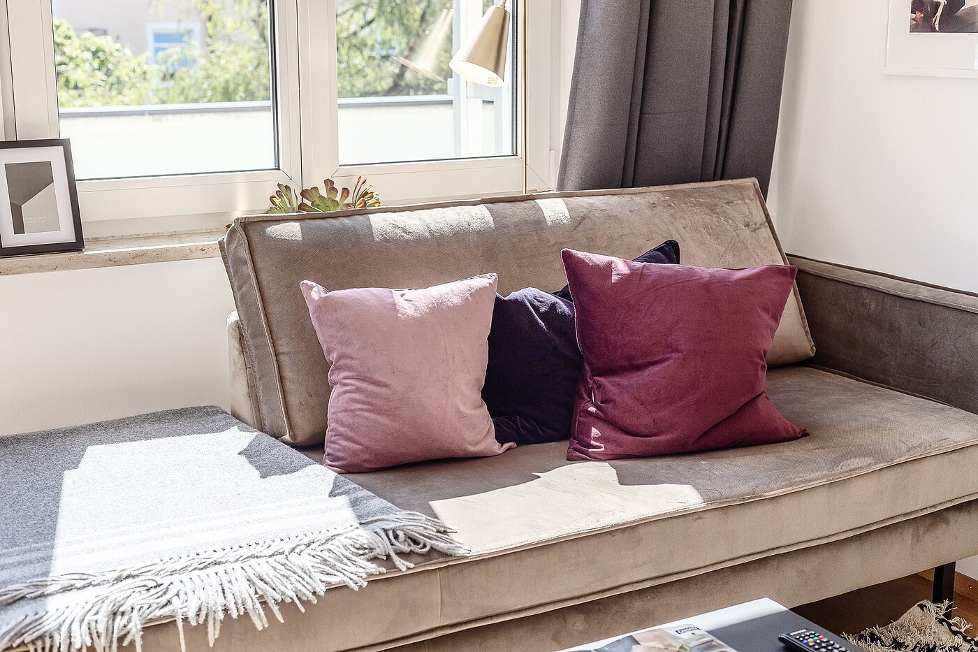 多层公寓 与 1 房间 | München-Neuhausen | 2010ML6 | ...mit gemütlicher Couch