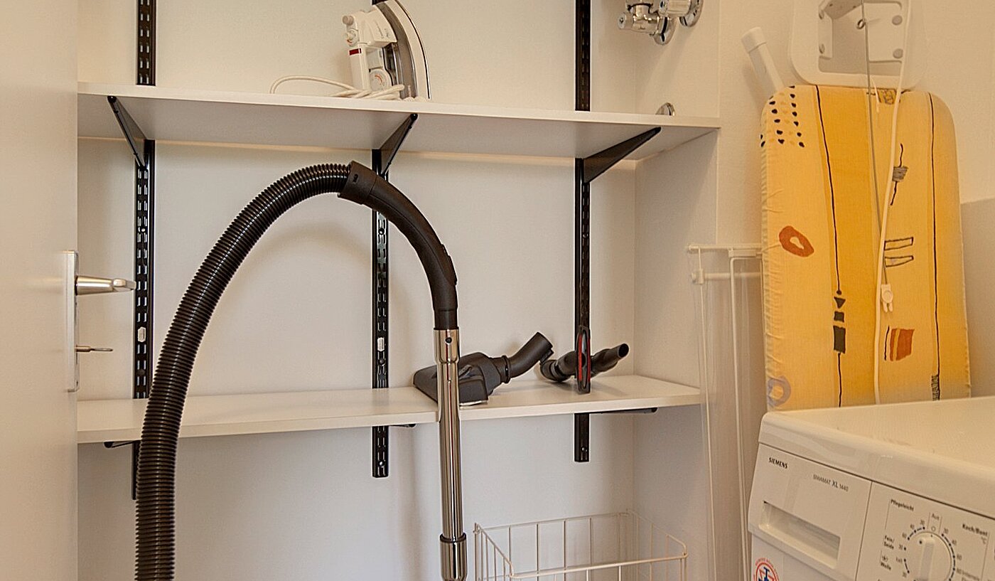 多层公寓 与 2 房间 | München-Lehel | 1605ML6 | Abstellraum mit WM