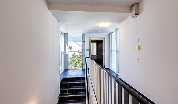多层公寓 与 2 房间 | 70134 | ...Zugang zum Lift