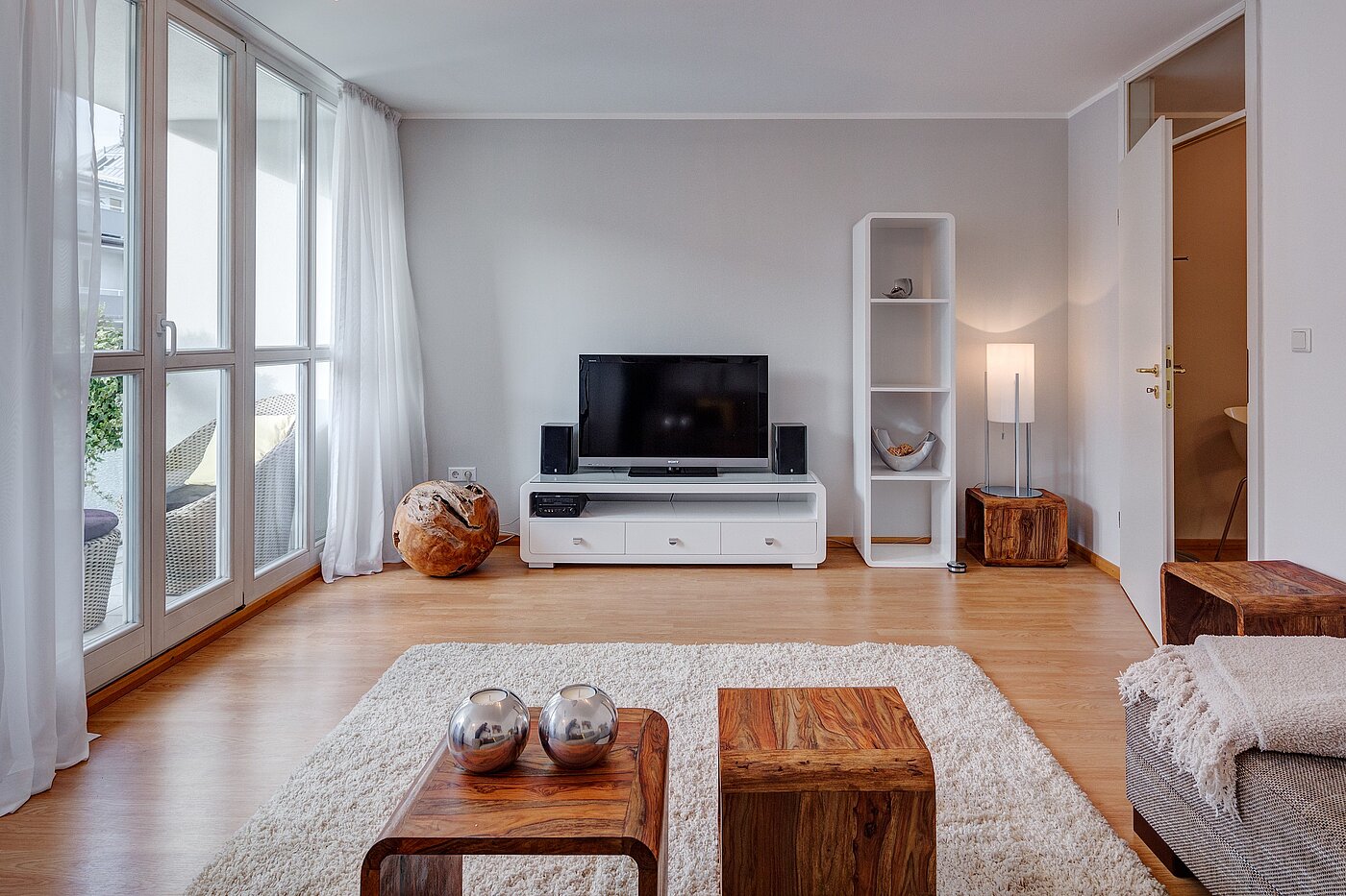多层公寓 与 2 房间 | München-Schwabing | 70102 | ...mit großer Fensterfront