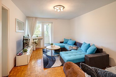 Thalkirchen：迷人的两室公寓，位于 5 楼，带东南向阳台 - 空房