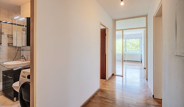 多层公寓 与 2 房间 | München-Hadern | 70410 | Flur vom Eingang kommend