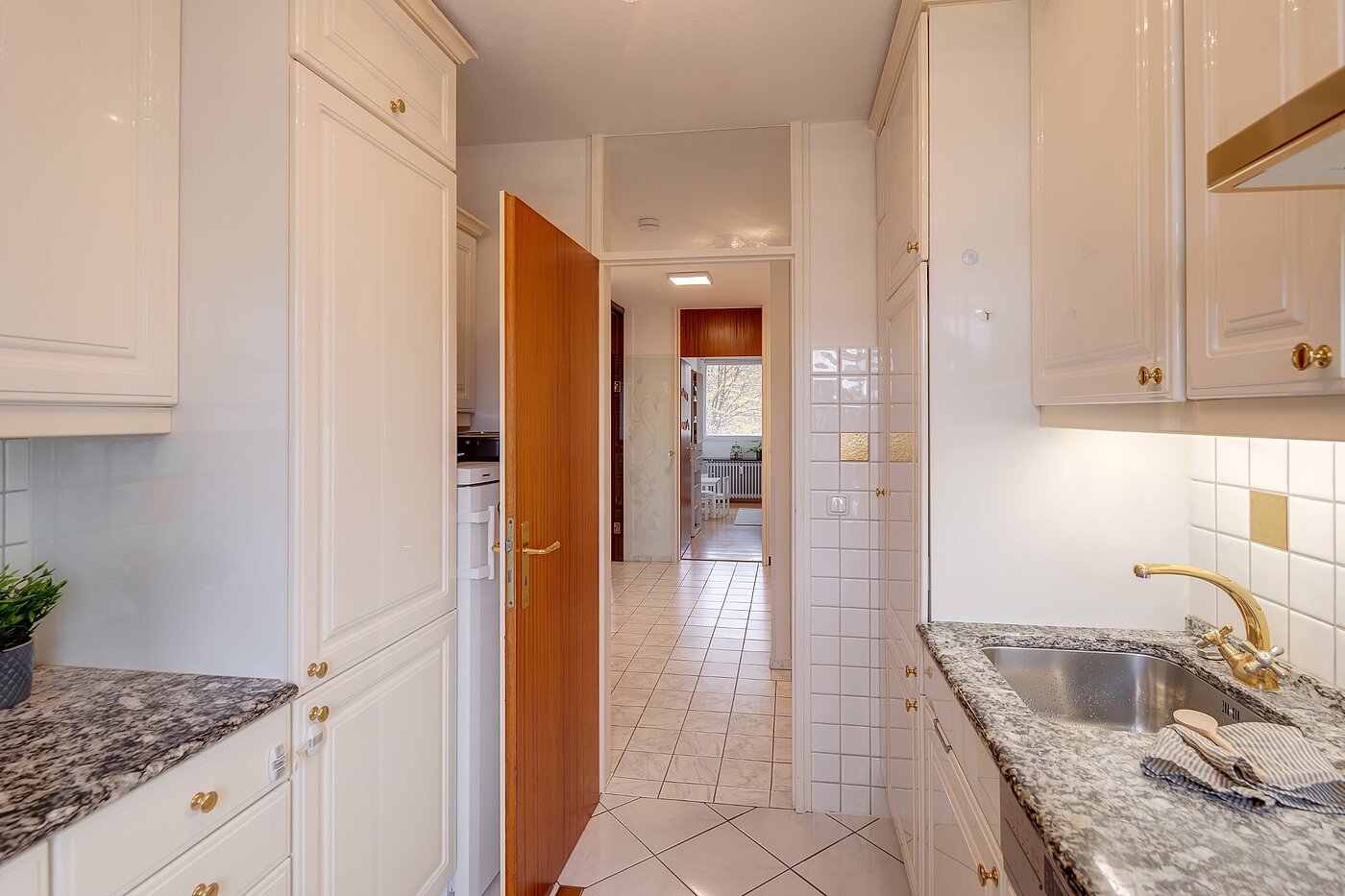 多层公寓 与 3 房间 | München-Perlach | 2010ML5 | voll ausgestattet