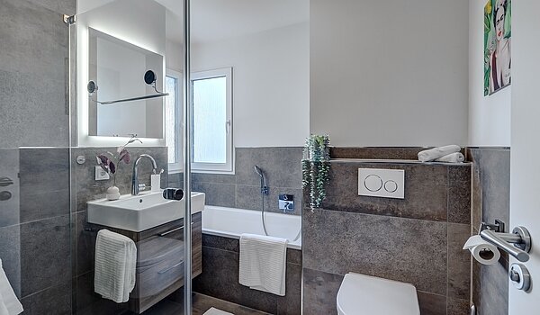 多层公寓 与 4 房间 | Ismaning | 700081 | Stilvolles Badezimmer