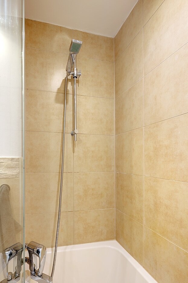 多层公寓 与 2 房间 | München-Pasing | 2108ML1 | ...mit Badewanne