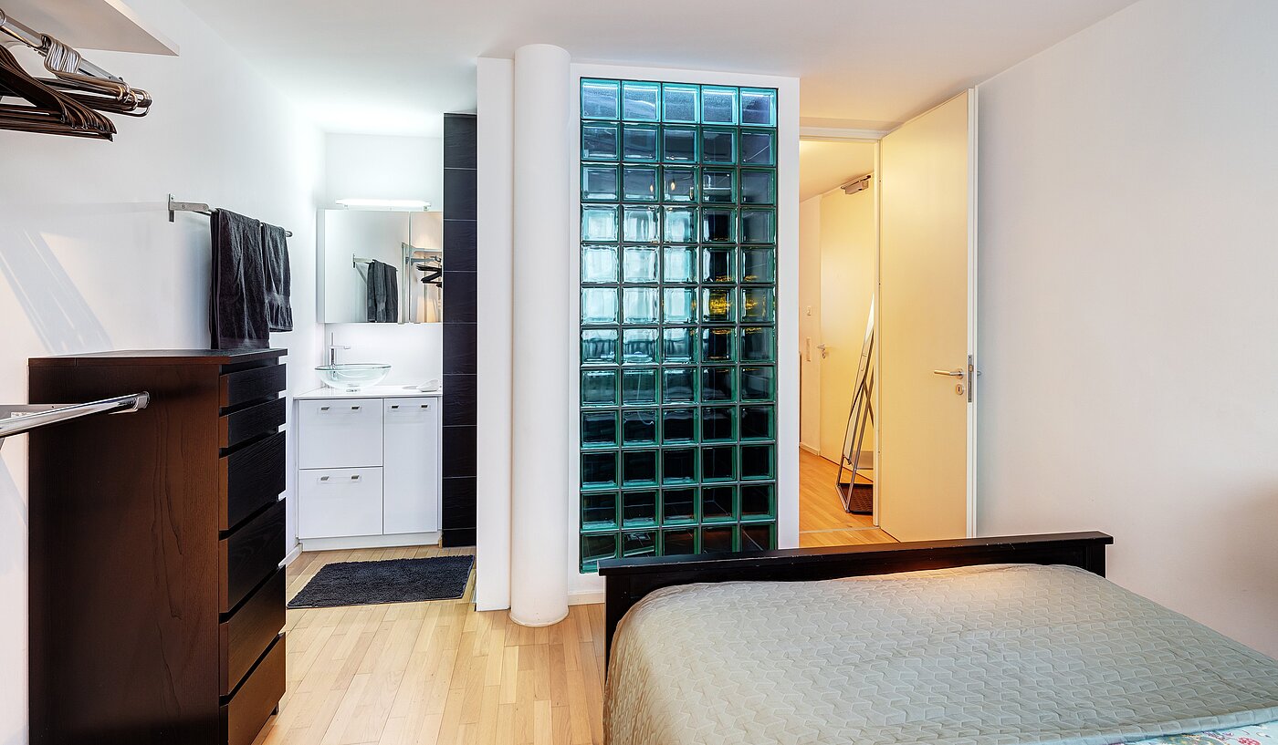 多层公寓 与 2 房间 | München-Au | 70108 | Schlafzimmer mit Bad