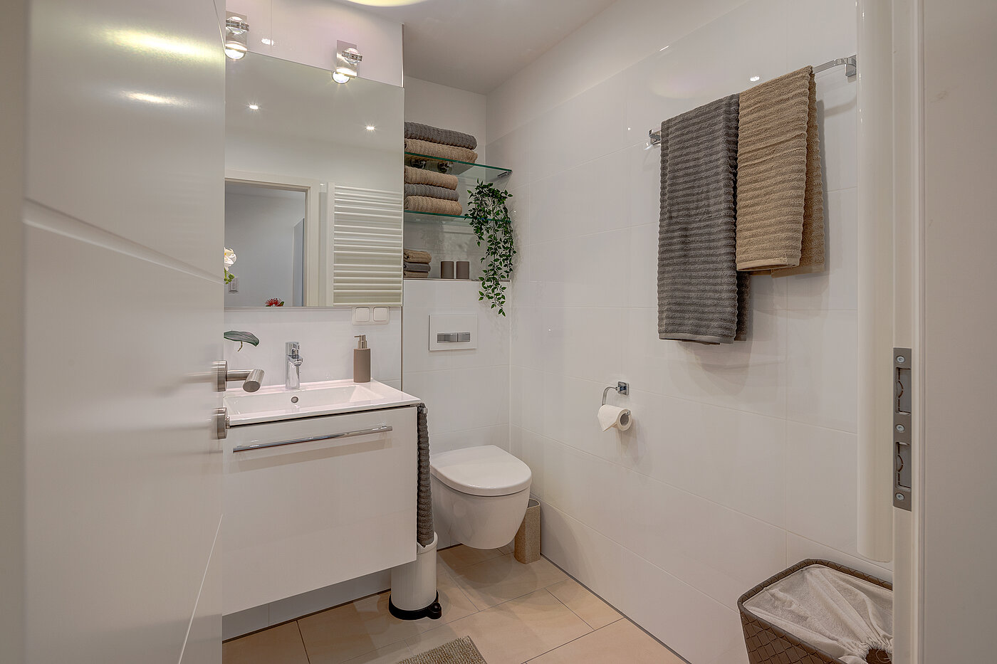 多层公寓 与 2 房间 | München-Schwabing | 70434 | ...Badezimmer...