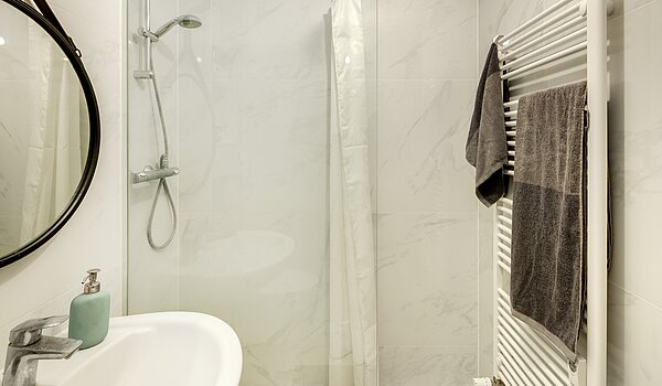 多层公寓 与 3 房间 | München-Schwabing | 703181 | ...Dusche