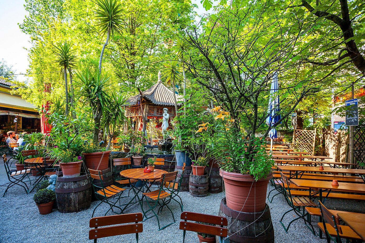 高架层 与 3 房间 | München-Sendling | 2009ML8 | Gemütlicher Biergarten und...