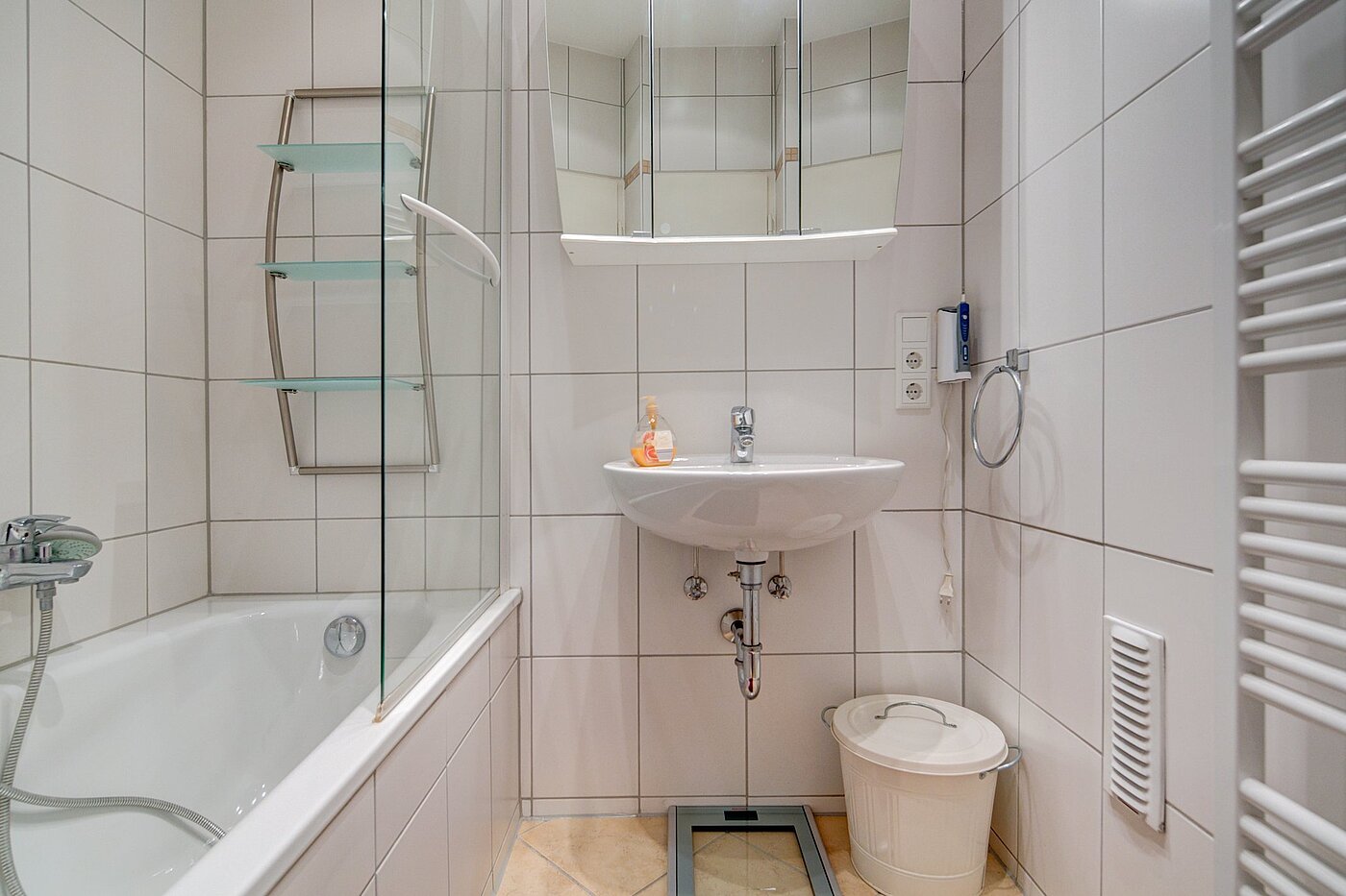 多层公寓 与 2 房间 | München-Laim | 1909ML3 | Bad