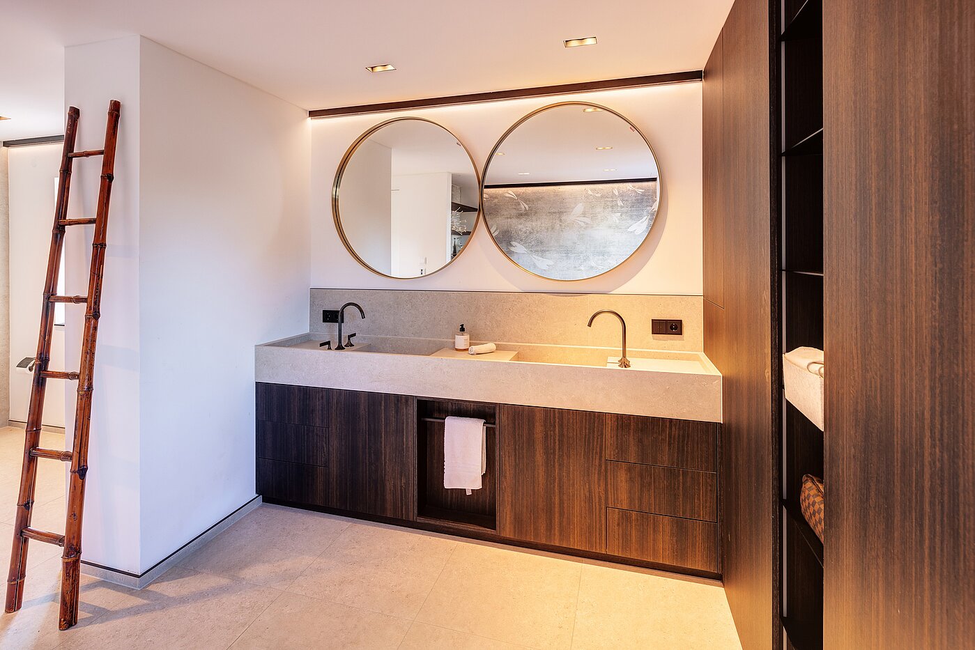 排角屋 与 6 房间 | München-Trudering | 70191 | ...Waschtisch,...