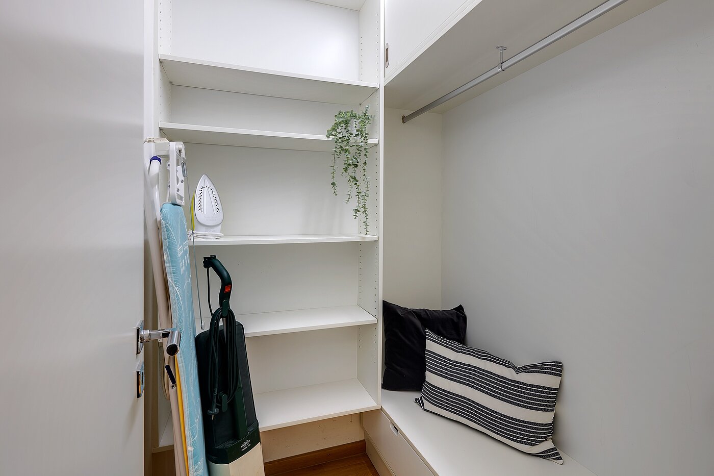 多层公寓 与 2 房间 | München-Schwabing | 2208ML2 | Praktischer Abstellraum