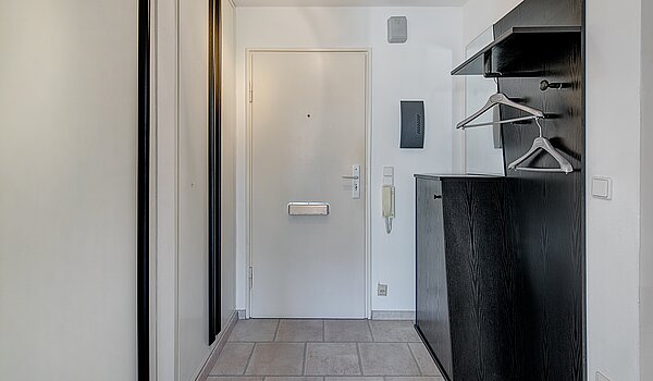 公寓 与 1 房间 | München-Feldmoching | 70484 | Flur mit Garderobe