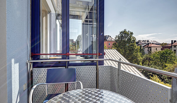 多层公寓 与 2 房间 | München-Neuhausen | 70440 | Balkon