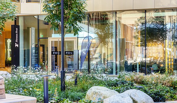 公寓 与 1.5 房间 | München-Bogenhausen | 702971 | ...Innenhof