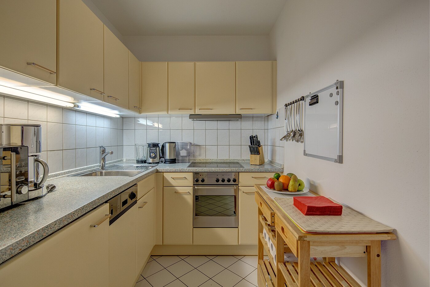 多层公寓 与 2 房间 | München-Ramersdorf | 2207ML11 | Schöne Küche mit...