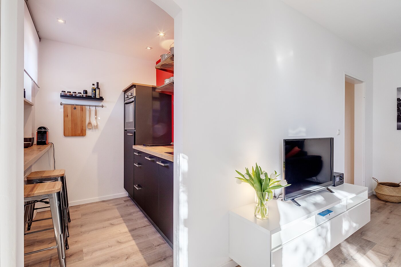 一楼公寓 与 2 房间 | München-Moosach | 70462 | Zugang zur Küchenzeile