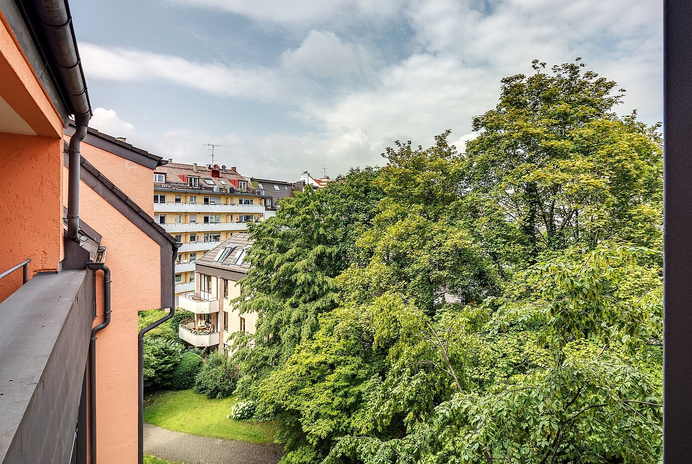 多层公寓 与 1 房间 | München-Haidhausen | 2102ML4 | Blick in den ruhigen Innenhof