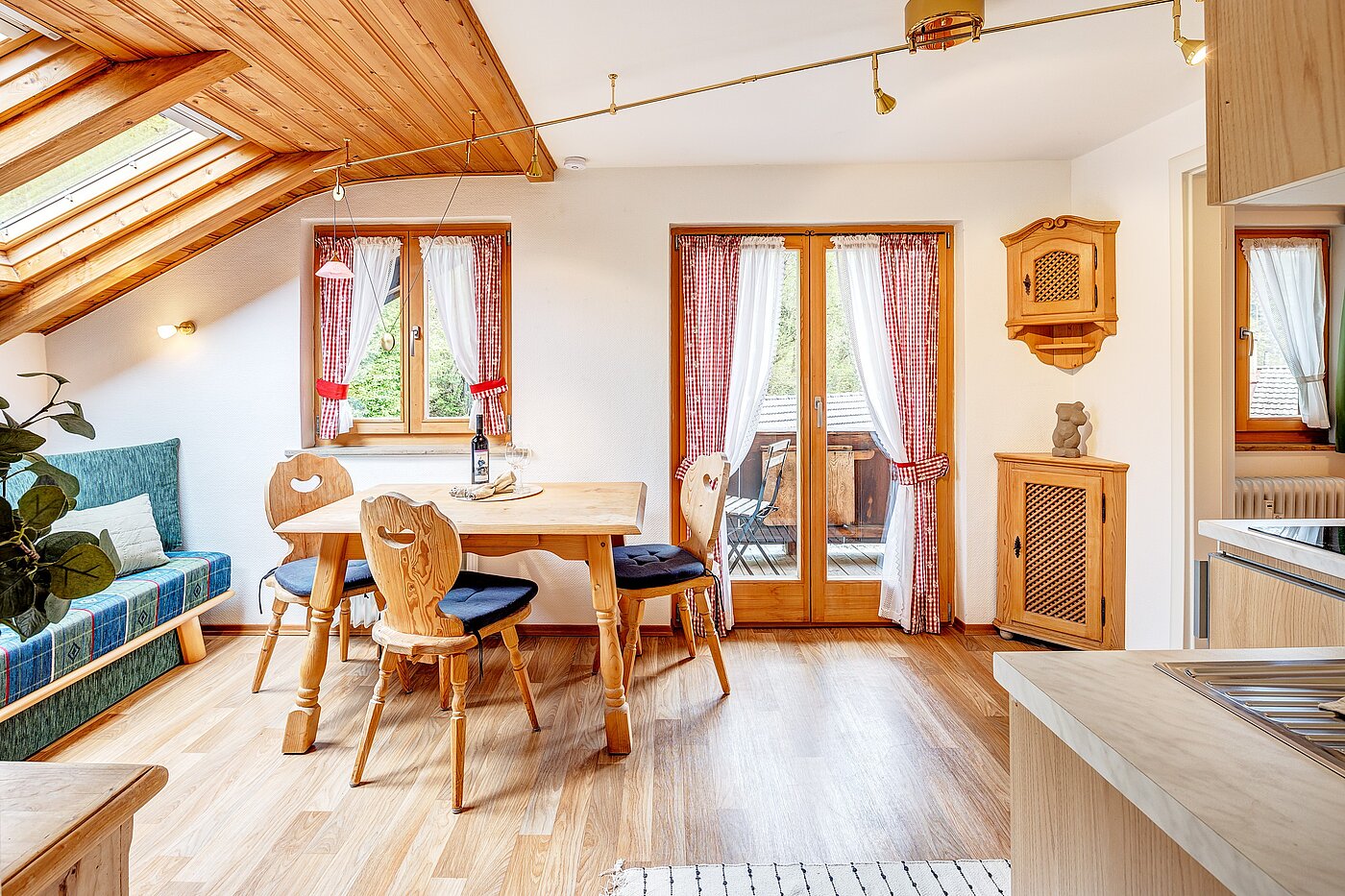 阁楼公寓 与 2 房间 | Bad Wiessee | 70017 | Eingang zur Wohnung