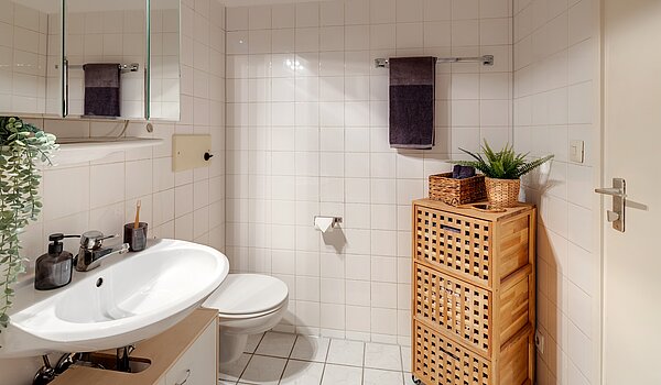 多层公寓 与 2 房间 | München-Sendling-Westpark | 2204ML2 | Weiß gefliestes Bad...