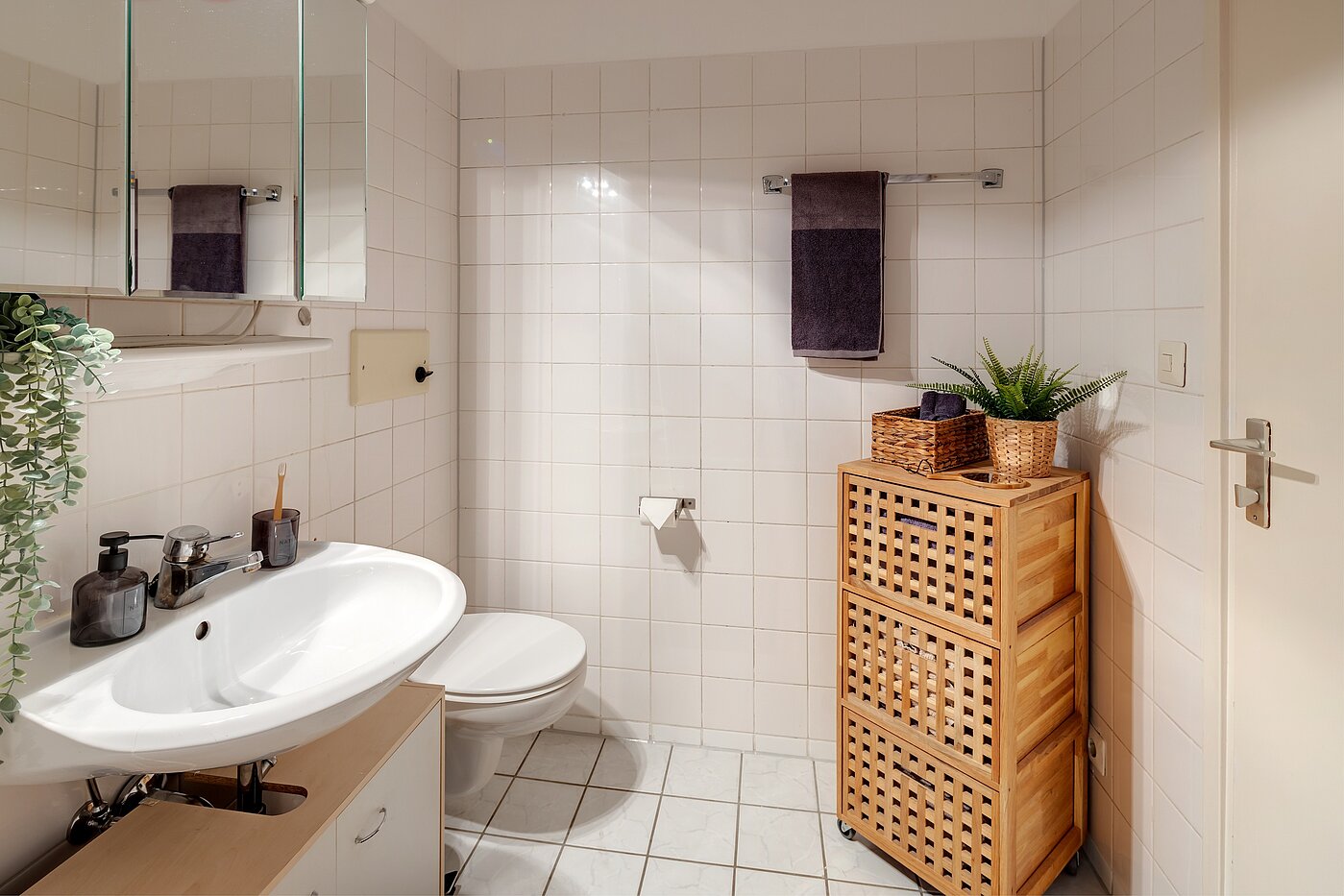 多层公寓 与 2 房间 | München-Sendling-Westpark | 2204ML2 | Weiß gefliestes Bad...