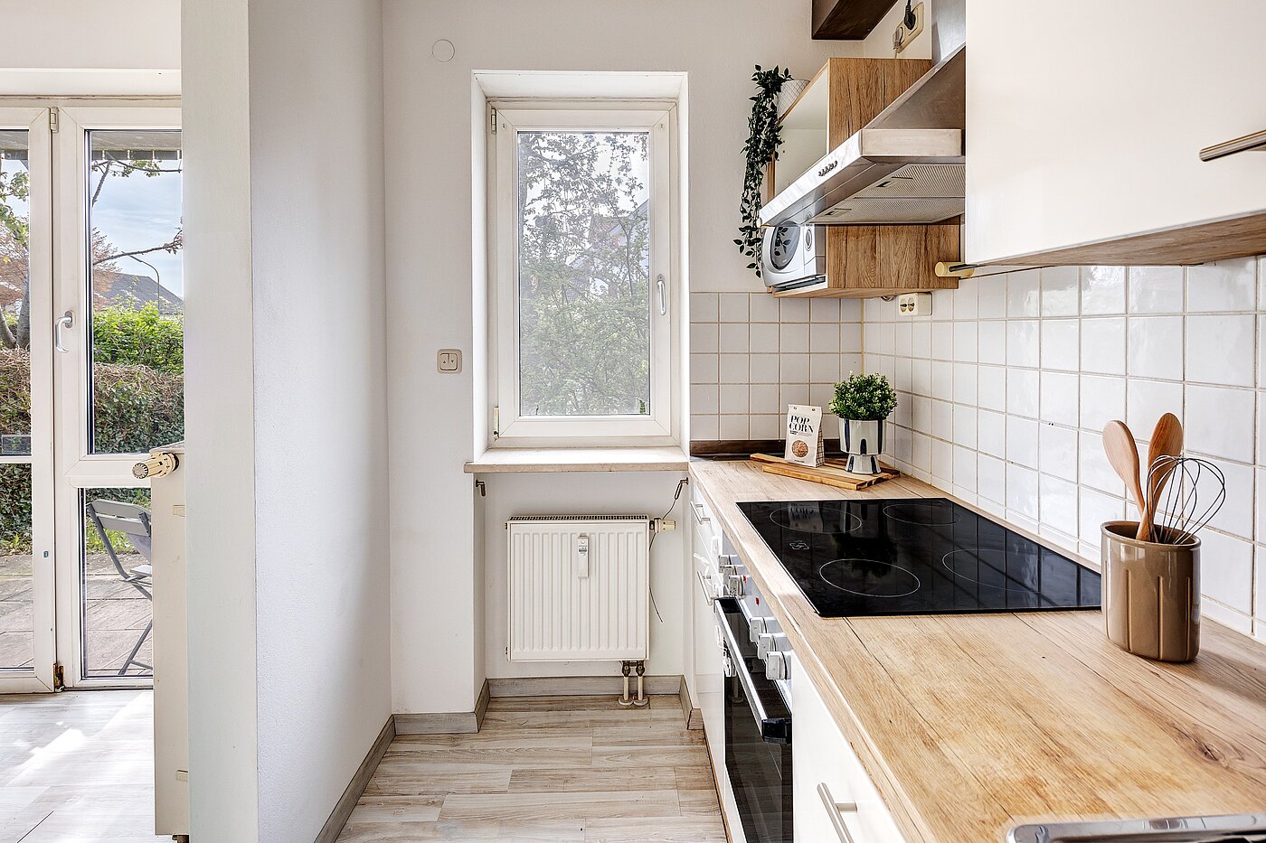一楼公寓 与 1.5 房间 | München-Aubing | 70000 | Küche mit Fenster...