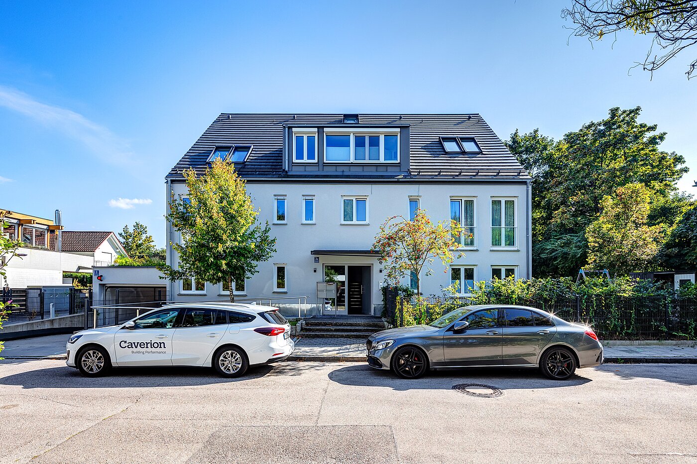 复式公寓 与 4 房间 | München-Obermenzing | 701553 | Ansicht von der Straße aus