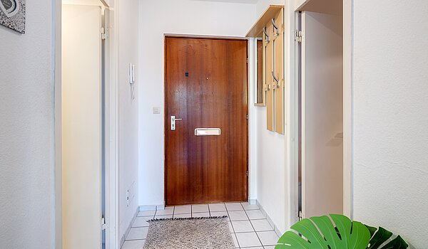 多层公寓 与 2 房间 | München-Sendling-Westpark | 2204ML2 | Flur mit Blickrichtung zum Eingang