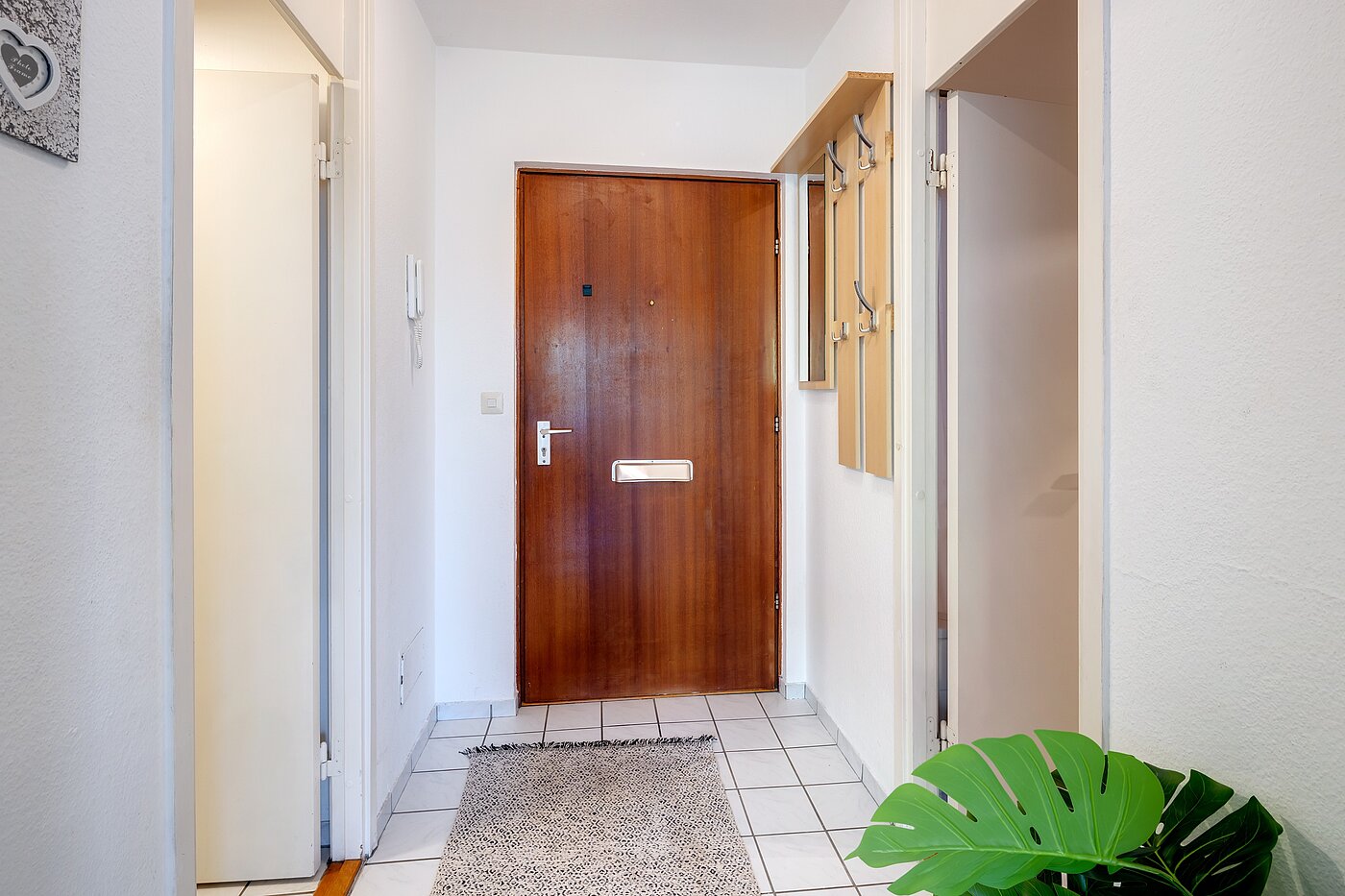 多层公寓 与 2 房间 | München-Sendling-Westpark | 2204ML2 | Flur mit Blickrichtung zum Eingang