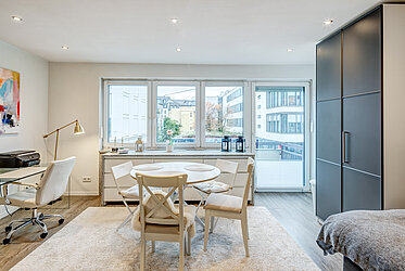 海德豪森：时尚的住宅亮点，带阳台，位于巴伐利亚州议会大厦附近的黄金地段